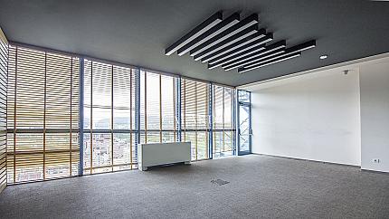 Панорамен офис в луксозна сграда клас А