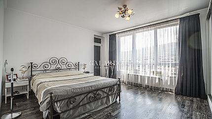 Прекрасен апартамент с гледка към Витоша в комплекс "Тиара"