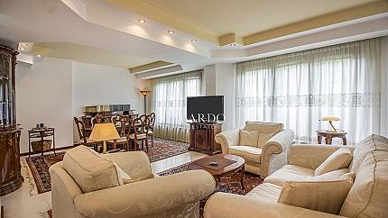 Spacious and furnished apartment near the National Palace of Culture