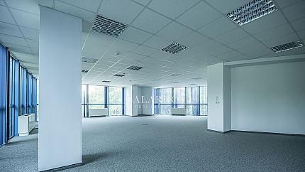 Spacious office in a luxury business building