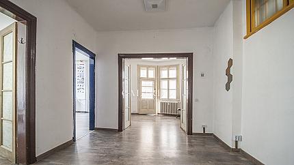 Spacious office for rent in Slaveykov square