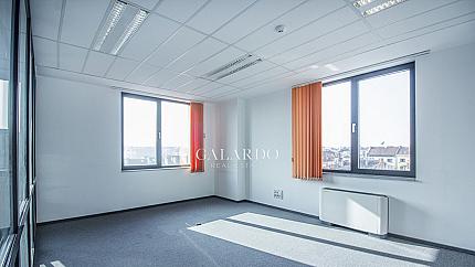 Spacious office in the Top Center