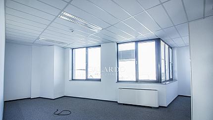 Spacious office in the Top Center