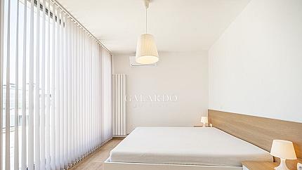 Прекрасен панорамен апартамент с три спални в затворен комплекс в Кръстова вада