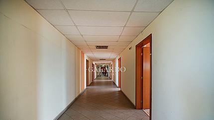 Independent floor in an office building in the Administrative Center