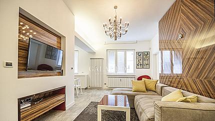 One bedroom apartment next to The National Theater