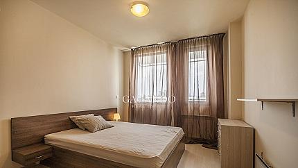 Обзаведен апартамент с една спалня на бул. "България"