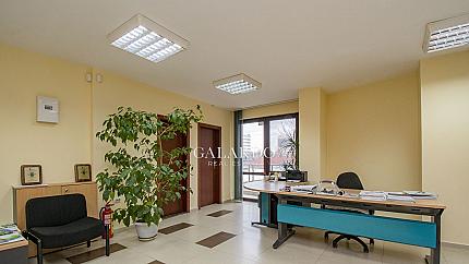 Функционален офис за продажба с атрактивна локация в кв. Павлово