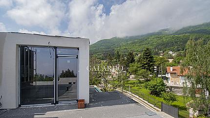 Spacious house with four bedrooms and unique views in Dragalevtsi