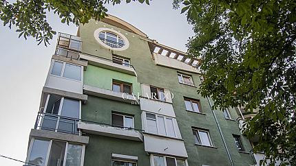 Южен апартамент на две нива до метростанция Лъвов мост, Център