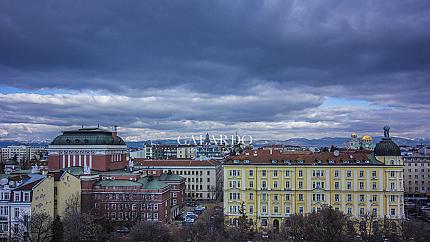 Офис в Топ център под наем