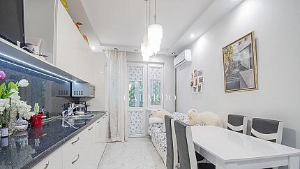 Three-room apartment on "Neofit Rilski" street