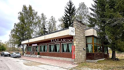 Operating restaurant with equipment and plot of land