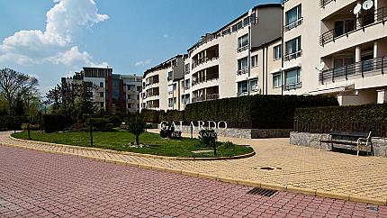 Просторен, луксозен, тристаен апартамент в затворен комплекс в Кръстова вада