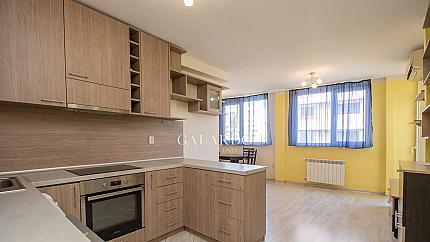 Sunny and bright three-room apartment near Nadezhda metro station.