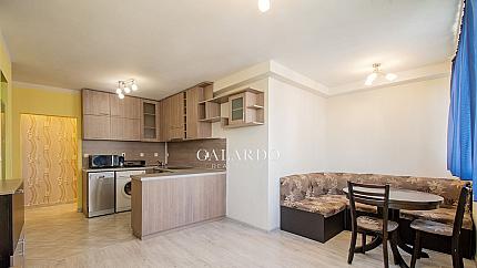 Sunny and bright three-room apartment near Nadezhda metro station.