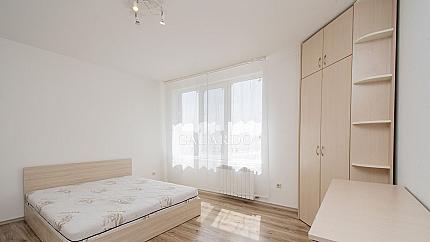 Sunny and bright three-room apartment near Nadezhda metro station.