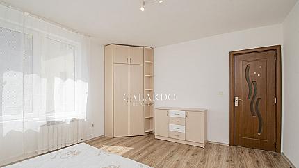 Sunny and bright three-room apartment near Nadezhda metro station.