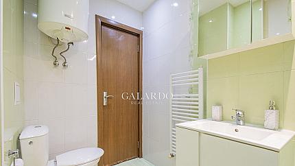 Sunny and bright three-room apartment near Nadezhda metro station.