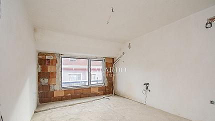 Sunny and bright two-room apartment in a building in front of Act 15 in Krastova Vada quarter