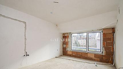 Sunny and bright two-room apartment in a building in front of Act 15 in Krastova Vada quarter