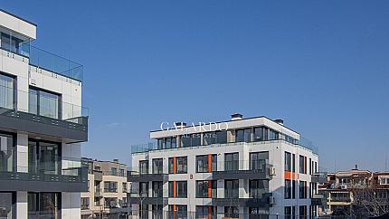 Слънчев панорамен апартамент с четири спални в малък комплекс, кв.Драгалевци