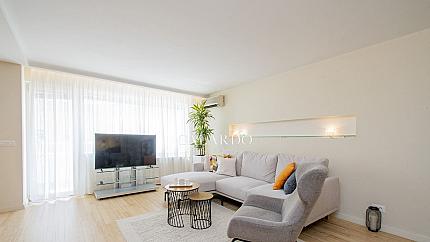 Luxury three-bedroom apartment opposite the park of the NDK