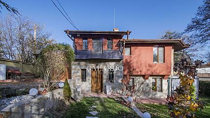 Прекрасна слънчева и уютна обзаведена къща в село Бистрица