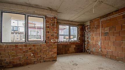 Spacious multi-room apartment in a building in front of Act 15 in Krastova Vada quarter