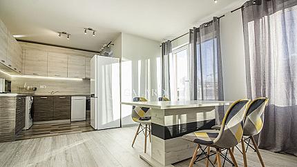 Слънчев просторен двустаен апартамент в комплекс Green Residence