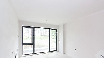 Spacious and sunny three bedroom apartment for sale next to Ring Mall