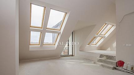 Attractive property in a small boutique building