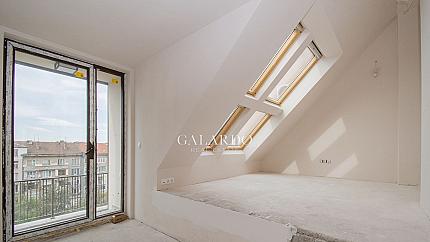 Attractive property in a small boutique building