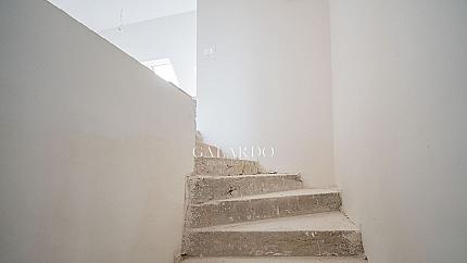 Attractive property in a small boutique building