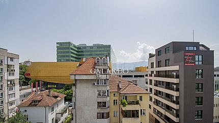 Spacious one-bedroom apartment on Oborishte Street