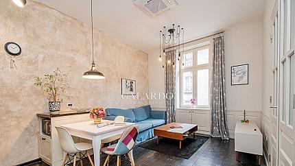 Luxury one-bedroom apartment on Slaveykov Square