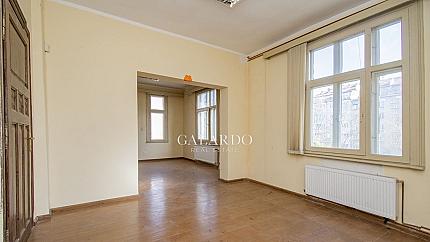 House for sale next to Doctor's Garden and Orlov Most