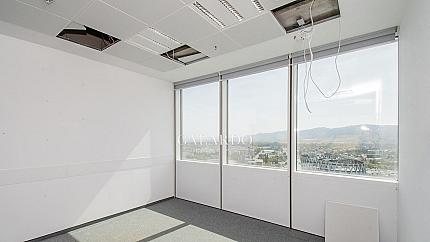 Office for rent in a first class business building