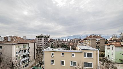 Двустаен апартамент с панорама към Витоша до Докторска градина, кв.Оборище
