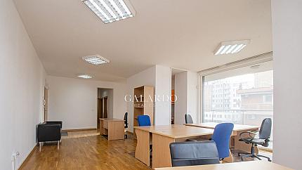 Office, fully furnished in Michel building