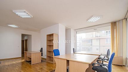 Office, fully furnished in Michel building