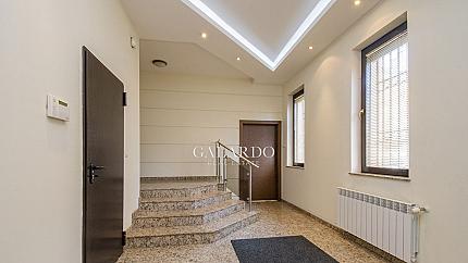 Luxuriously finished building on a quiet and pleasant street in the Yavorov district