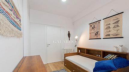 Designer three-bedroom apartment next to the NDK garden, Center