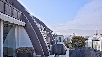 Stylish penthouse next to the Courthouse