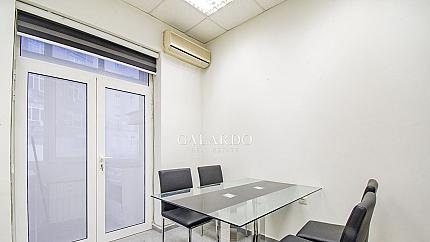 Apartment suitable for an office next to the National Theater
