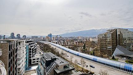 Панорамен четиристаен апартамент до Метростанция- Жулио Кюри