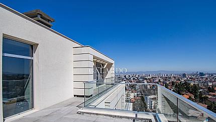 Penthouse with beautiful views in a gated complex