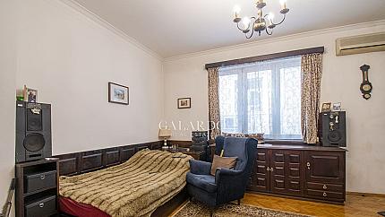 Spacious three bedroom apartment in front of Borissova Garden