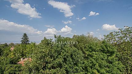 A new single-family house with its own yard in a gated complex in Simeonovo quarter