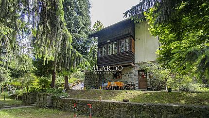 Аlpine house with unique park in Dragalevtsi district